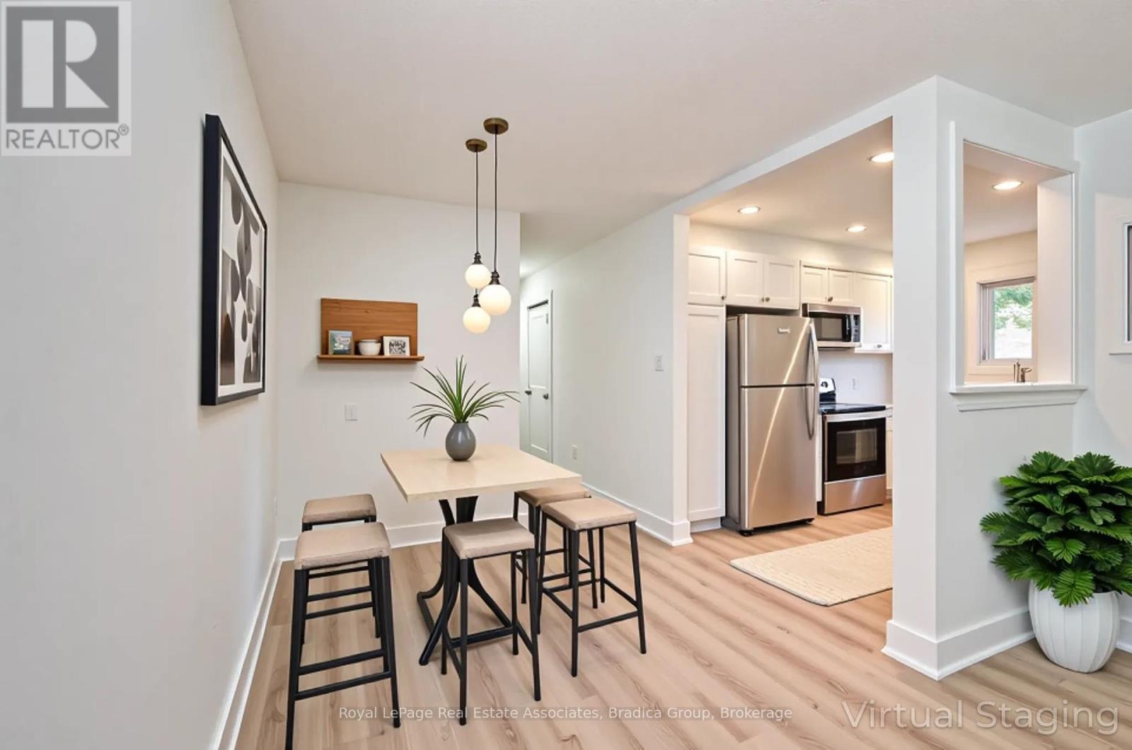 Photo 14 of 354 Southill Drive, Kitchener ON
