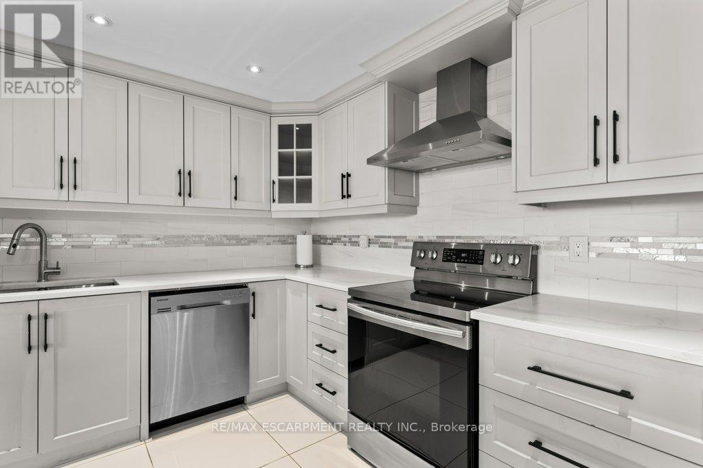 Photo 14 of 305 40 Harrisford Street, Hamilton ON