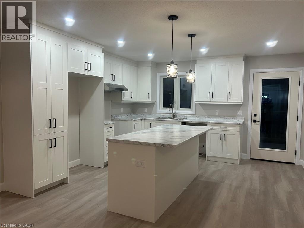 Photo 4 of 295 Glass Avenue, Kingsville ON