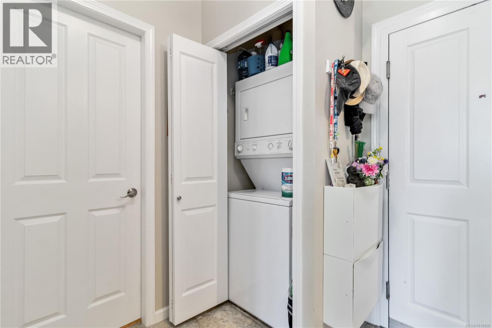 208 1959 Polo Park Court, Central Saanich