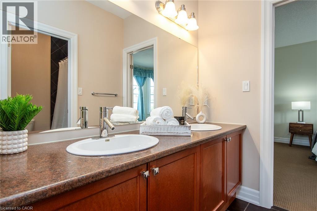 Photo 49 of 554 Sundew Drive, Waterloo ON