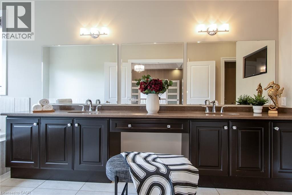 Photo 14 of 554 Sundew Drive, Waterloo ON
