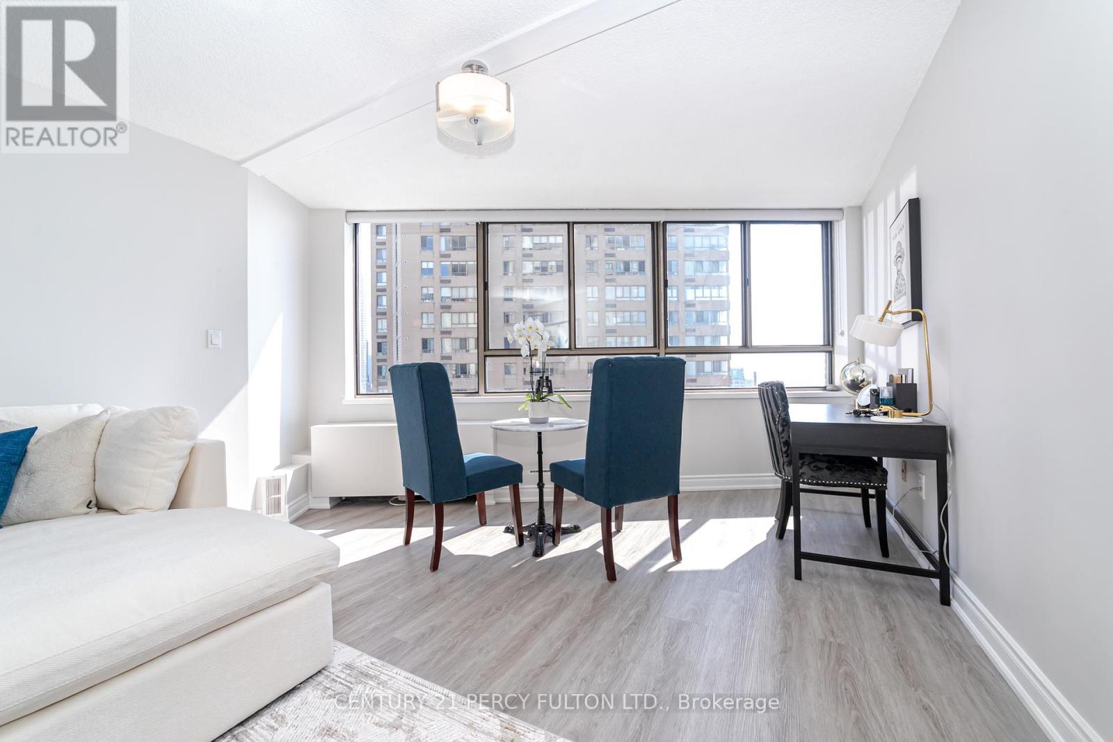 Photo 2 of 1407 270 Queens Quay W, Toronto ON