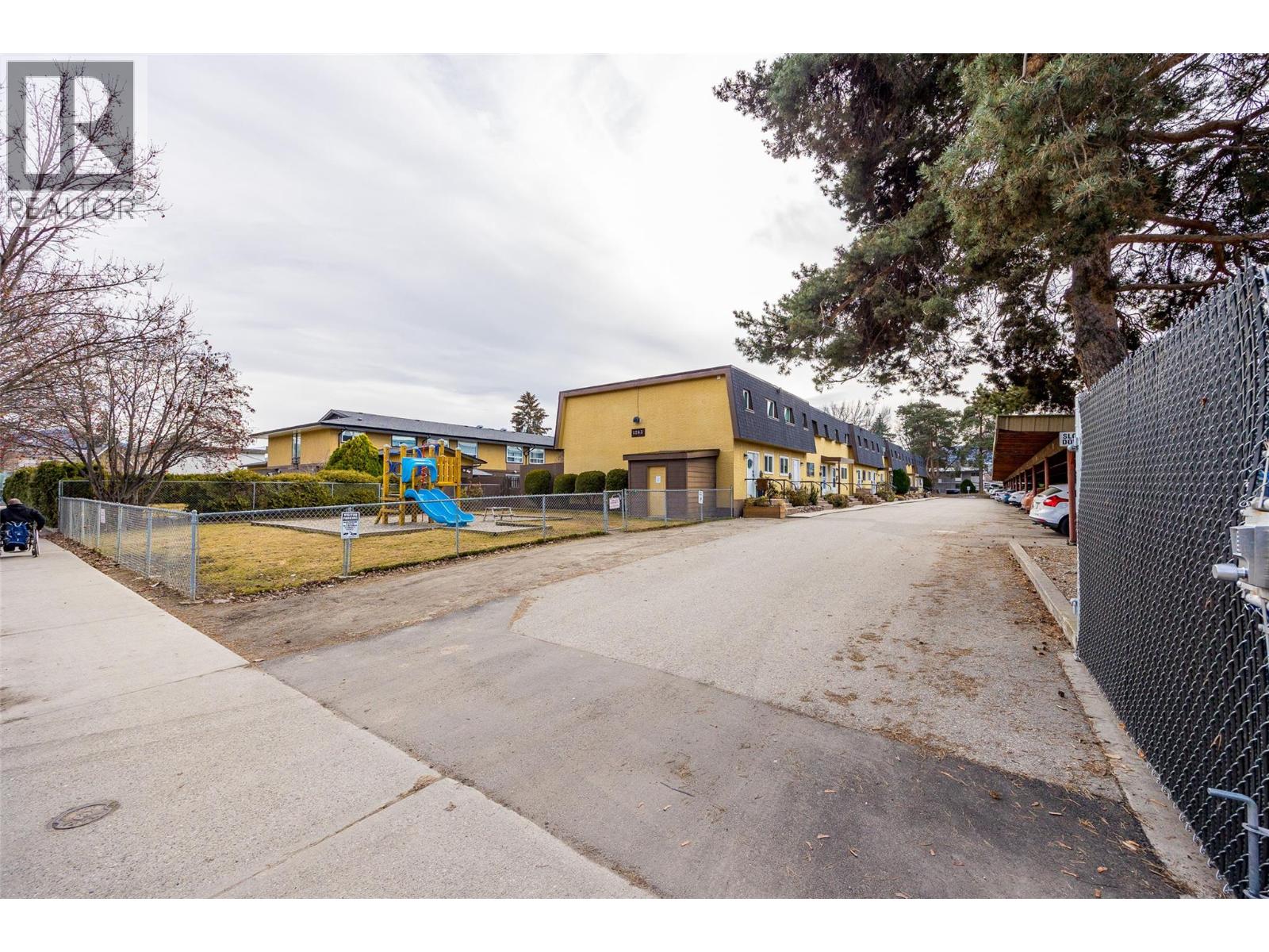 10 1283 Bernard Avenue, Kelowna