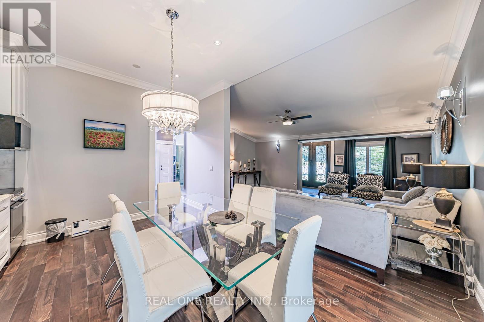 Photo 10 of 1 Manorpark Court S, Toronto ON