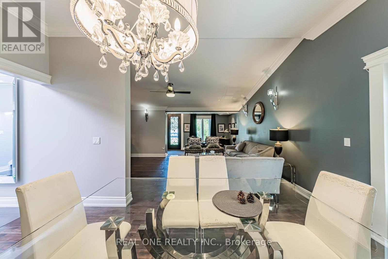Photo 11 of 1 Manorpark Court S, Toronto ON