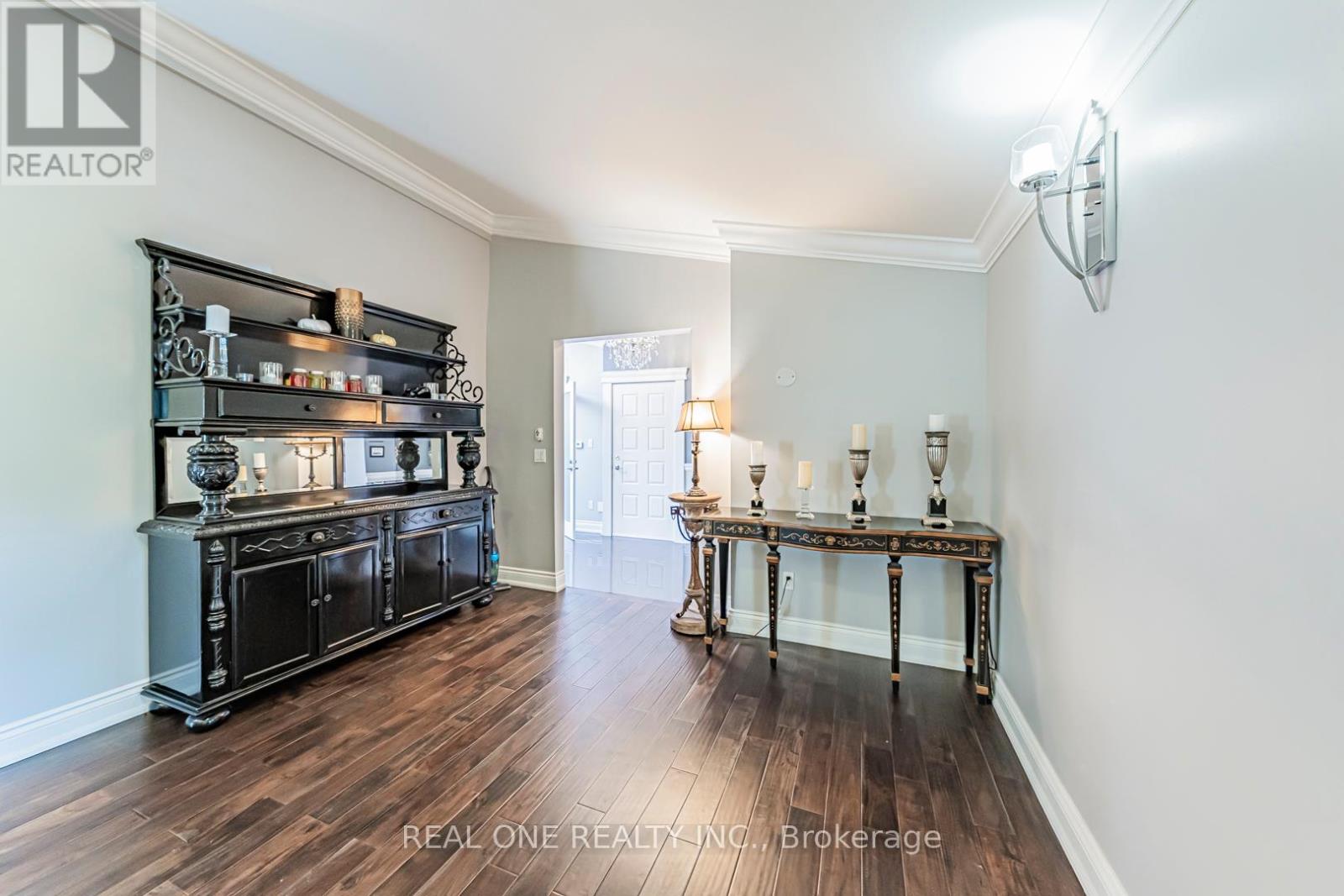 Photo 16 of 1 Manorpark Court S, Toronto ON