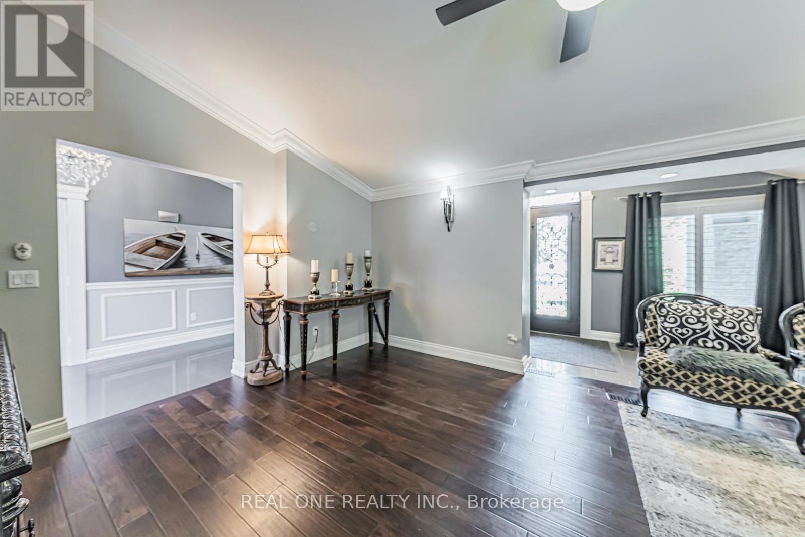 Photo 17 of 1 Manorpark Court S, Toronto ON