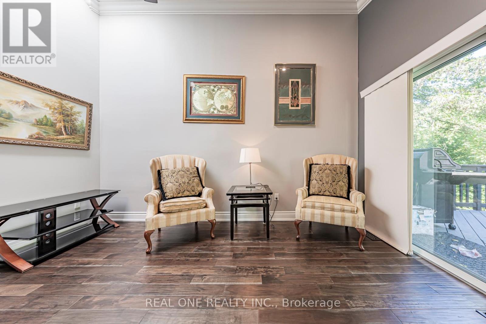 Photo 19 of 1 Manorpark Court S, Toronto ON