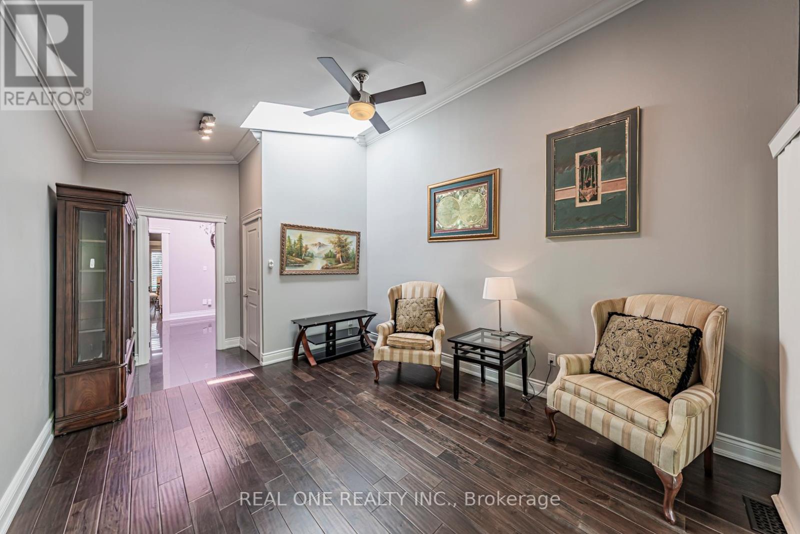 Photo 20 of 1 Manorpark Court S, Toronto ON