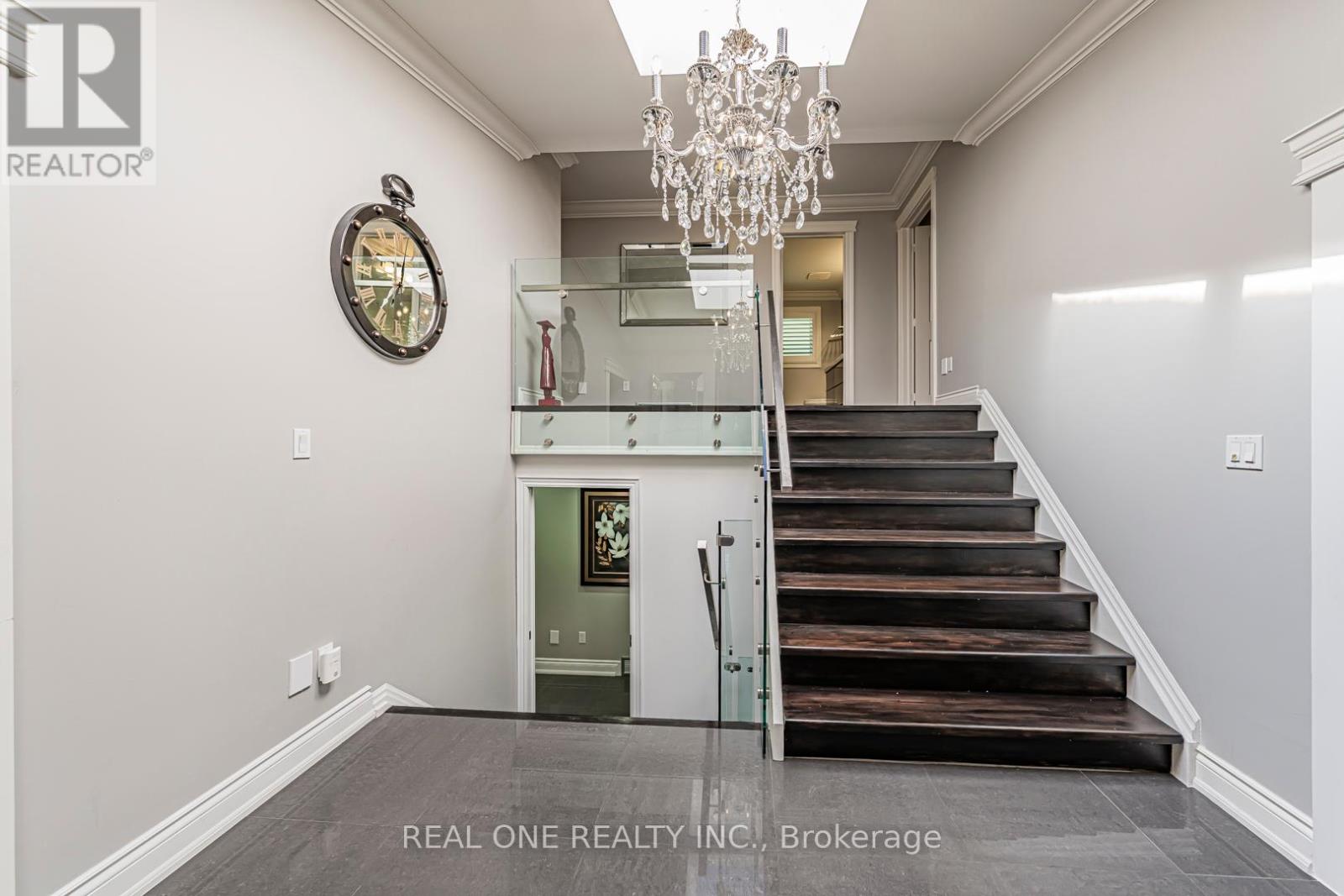 Photo 22 of 1 Manorpark Court S, Toronto ON