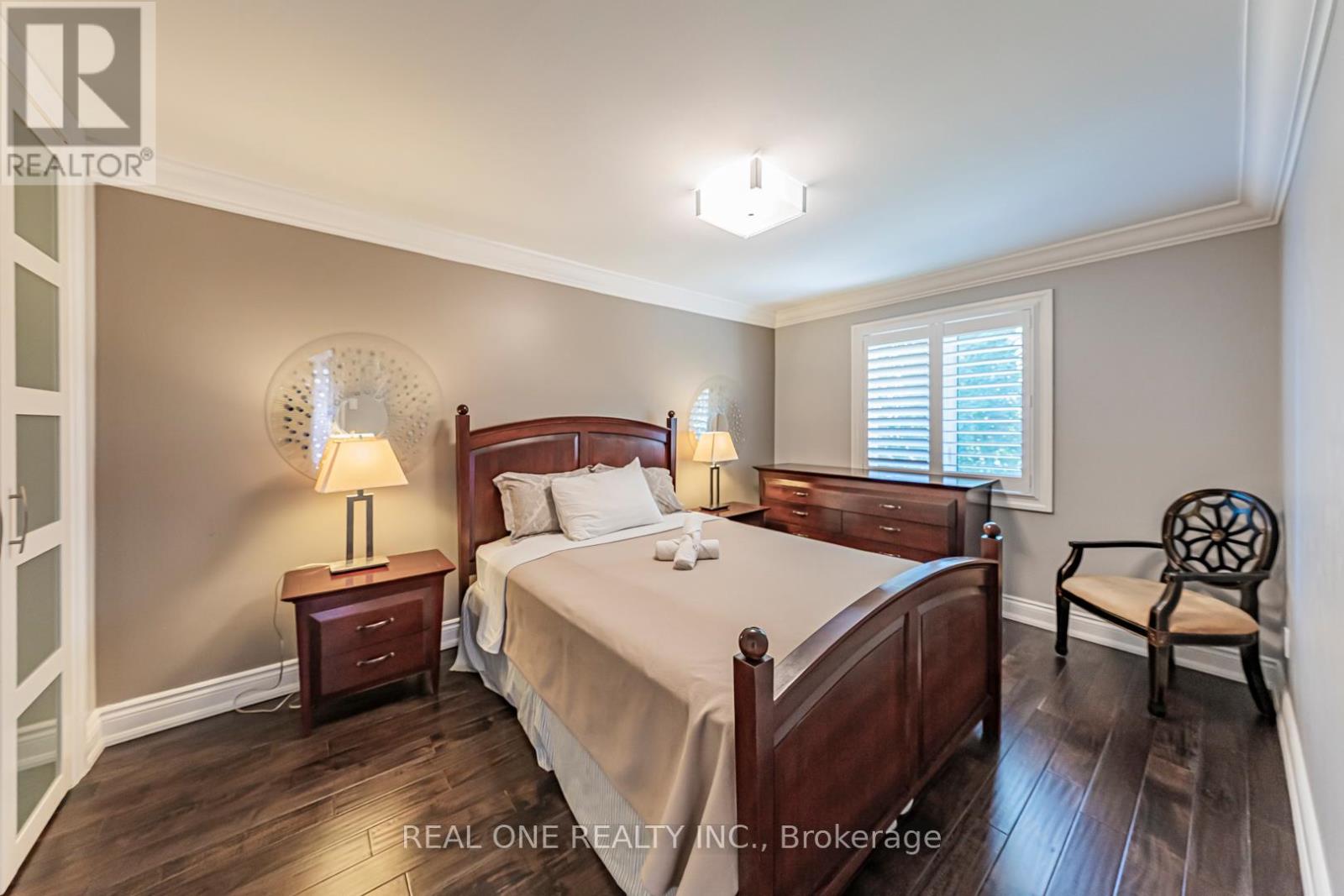 Photo 31 of 1 Manorpark Court S, Toronto ON