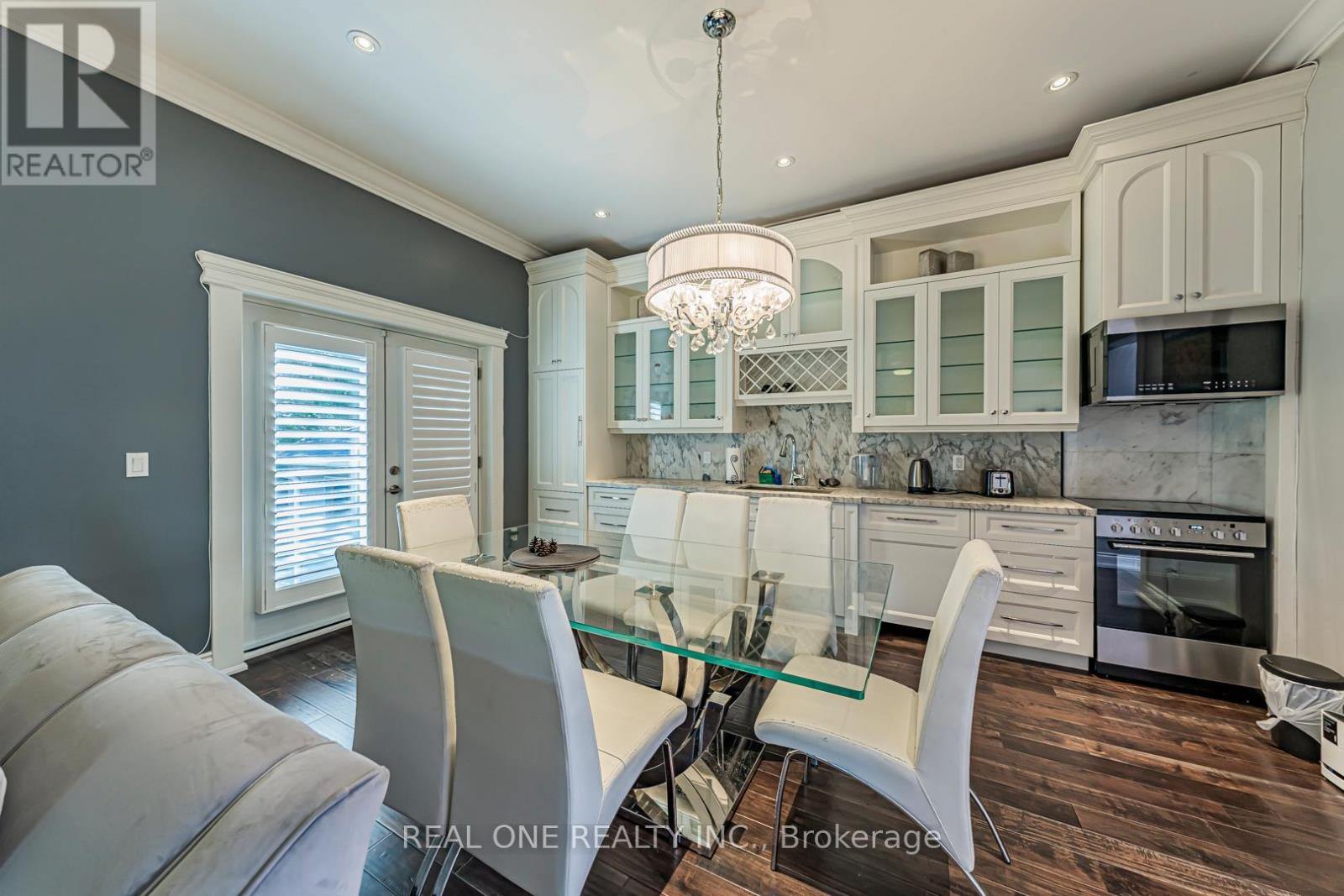 Photo 7 of 1 Manorpark Court S, Toronto ON