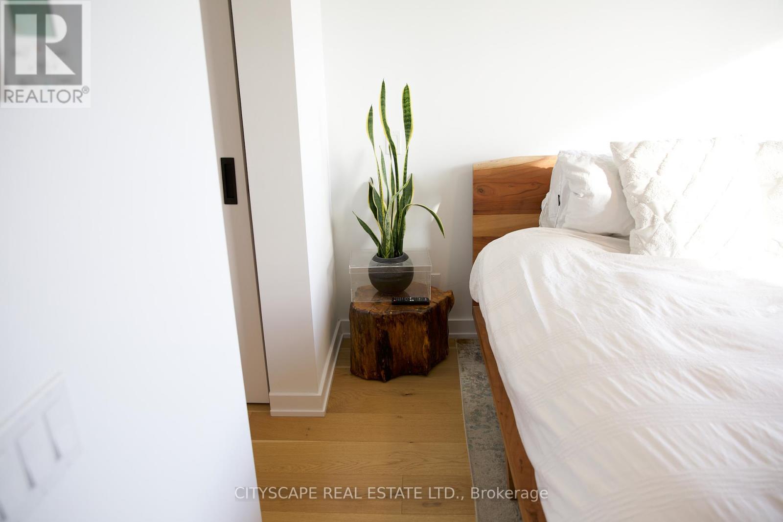 Photo 21 of 618 899 College Street W, Toronto ON