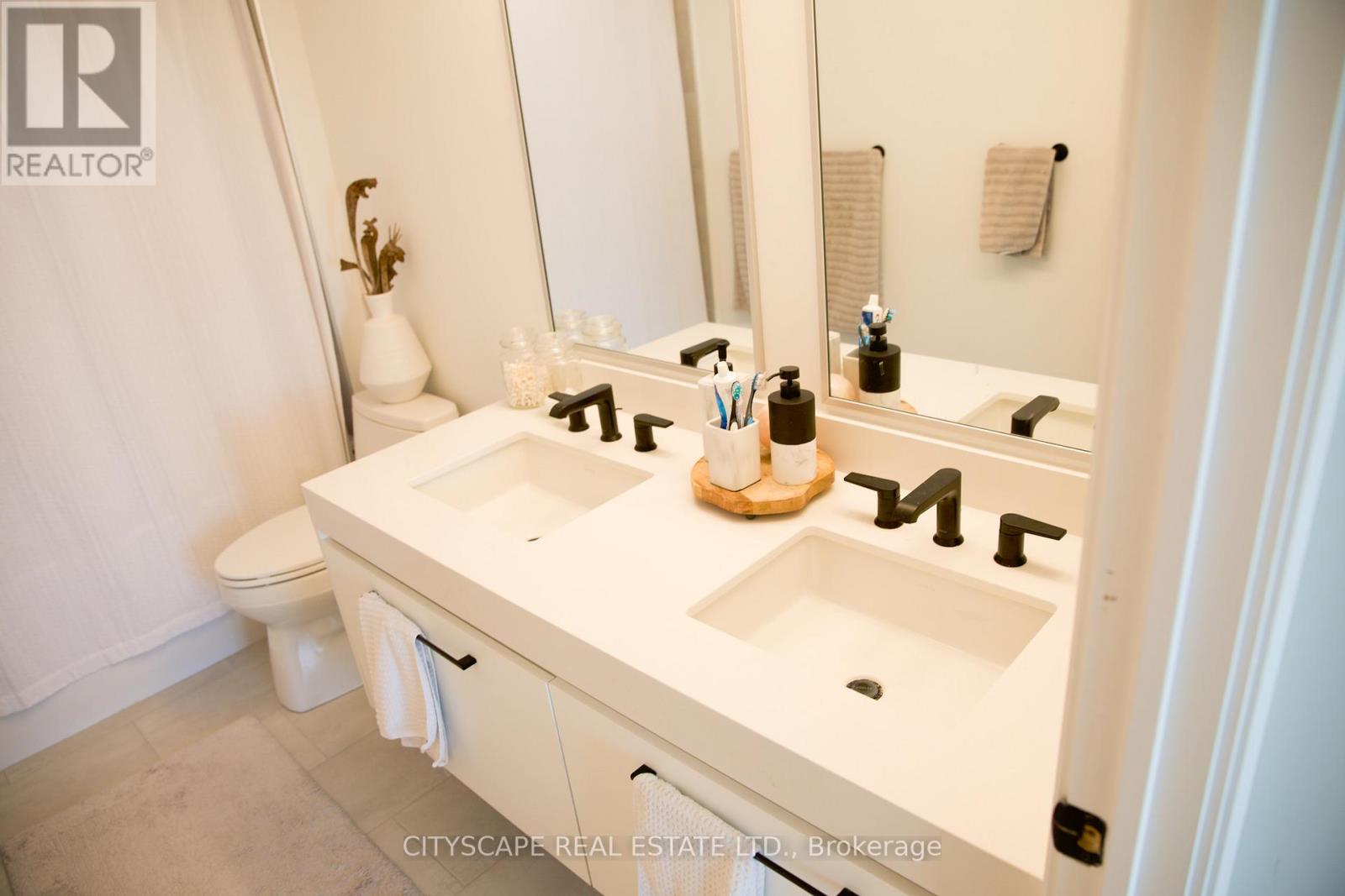 Photo 26 of 618 899 College Street W, Toronto ON