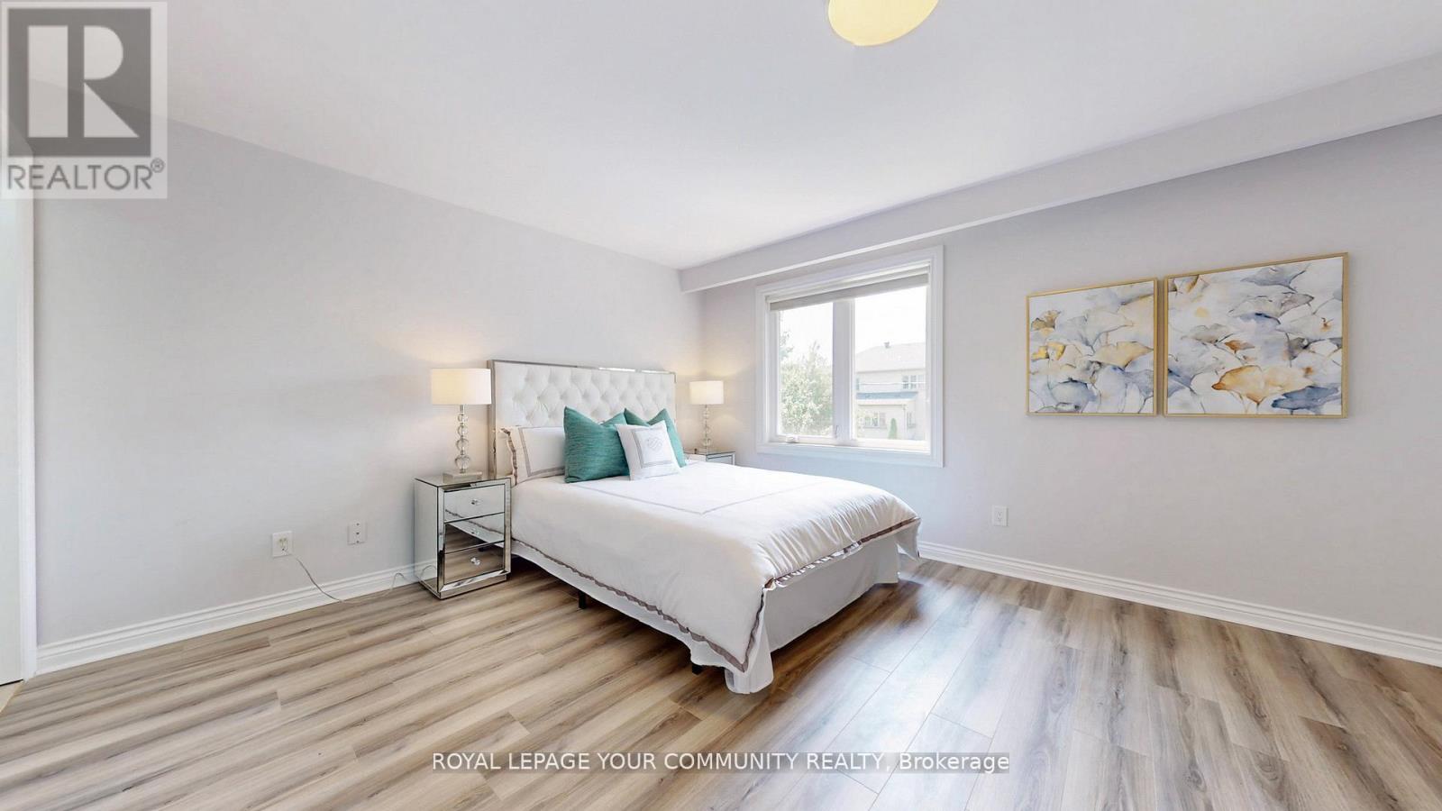 Photo 23 of 731 Glencairn Avenue, Toronto ON