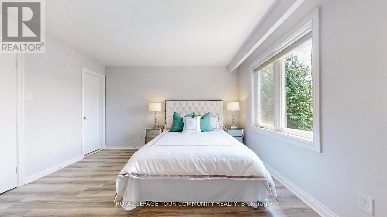 Photo 3 of 731 Glencairn Avenue, Toronto ON