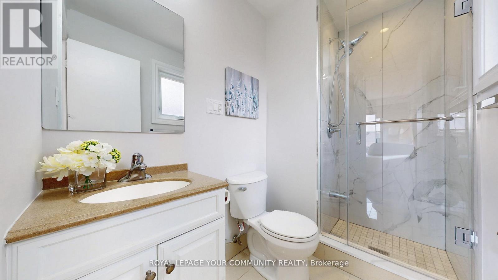 Photo 26 of 731 Glencairn Avenue, Toronto ON