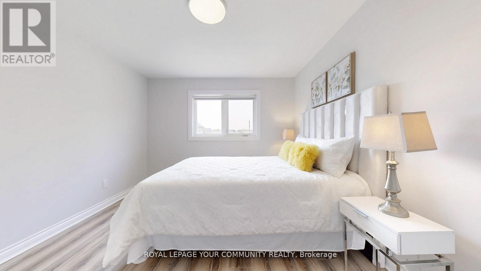 Photo 15 of 731 Glencairn Avenue, Toronto ON
