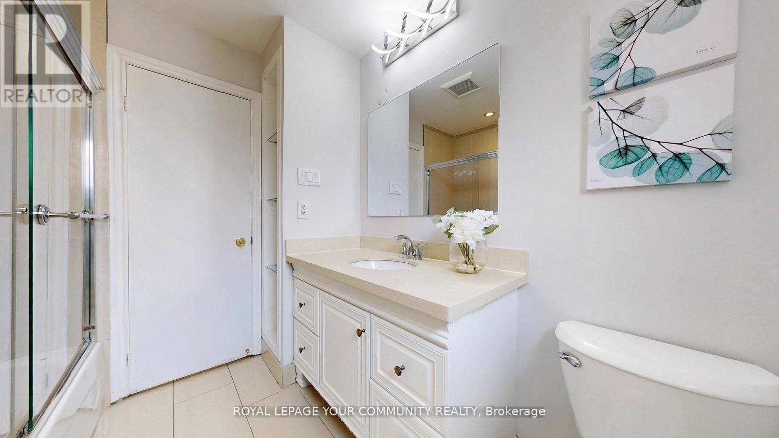 Photo 30 of 731 Glencairn Avenue, Toronto ON