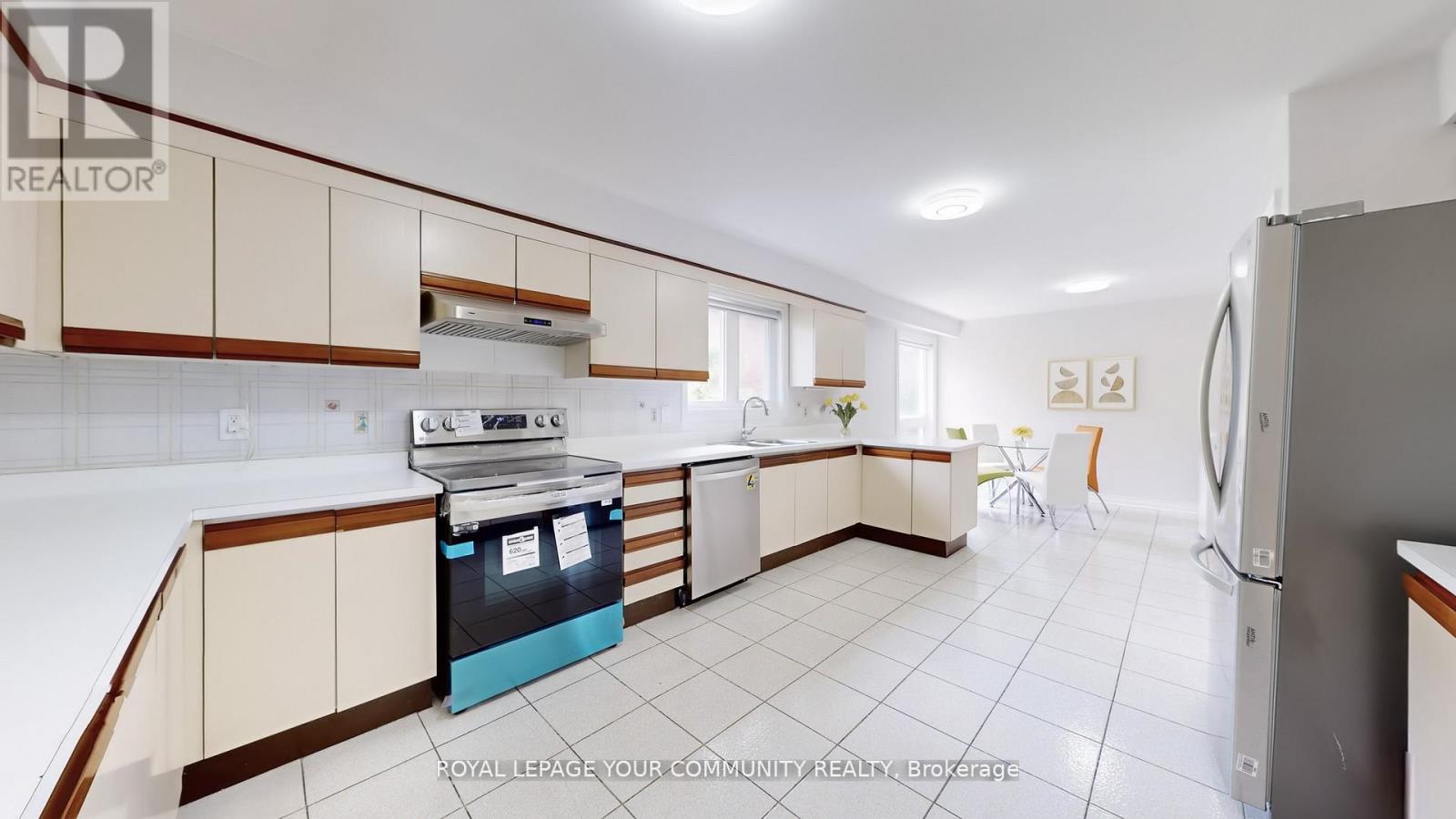 Photo 45 of 731 Glencairn Avenue, Toronto ON