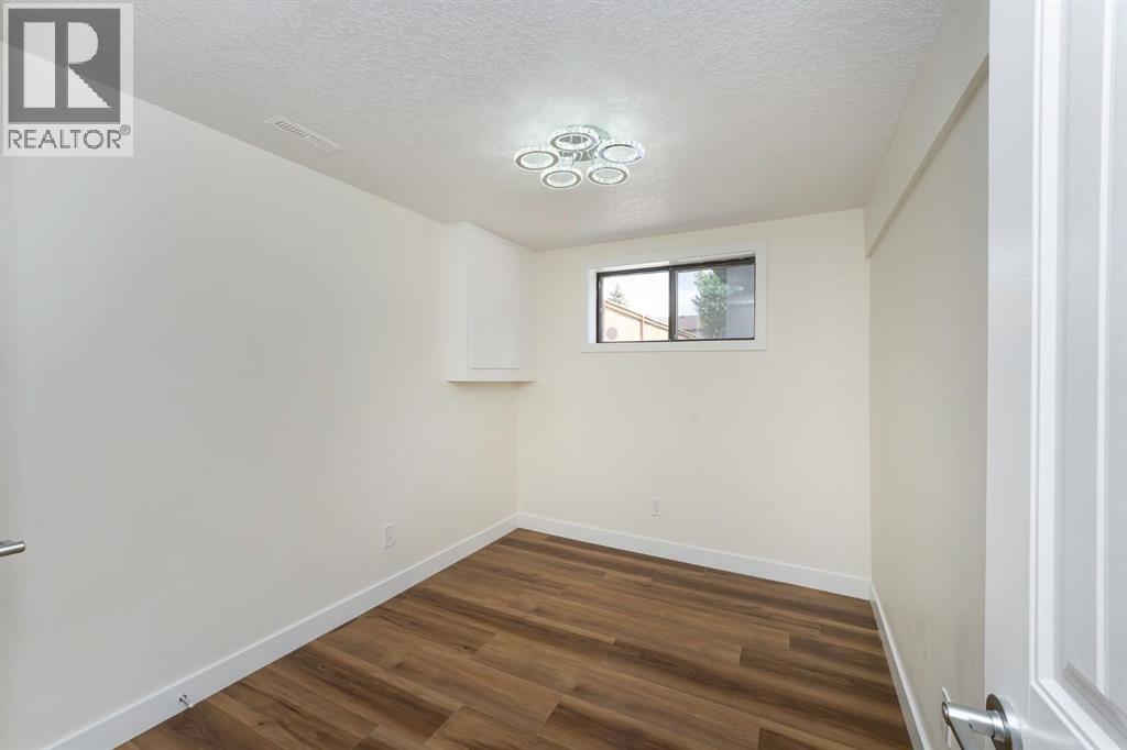 Single Family House 4 Level for Sale in  Whitworth Way Whitehorn Calgary 