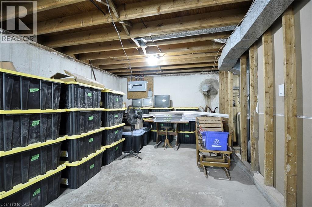 Photo 14 of 48 Mark Crescent, Cambridge ON