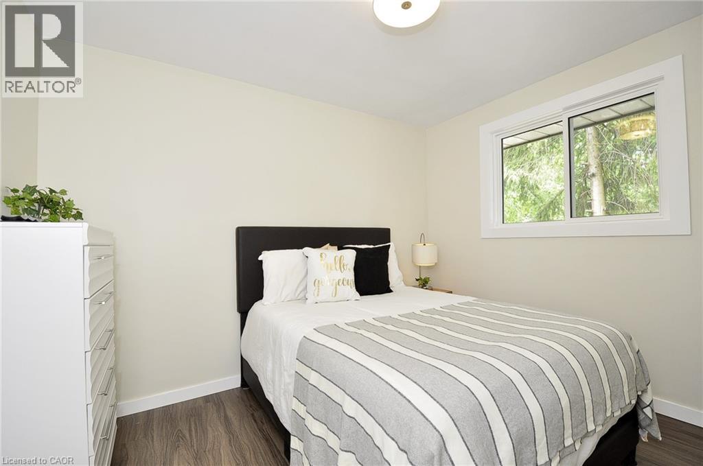 Photo 26 of 48 Mark Crescent, Cambridge ON