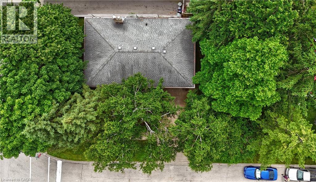 Photo 7 of 48 Mark Crescent, Cambridge ON
