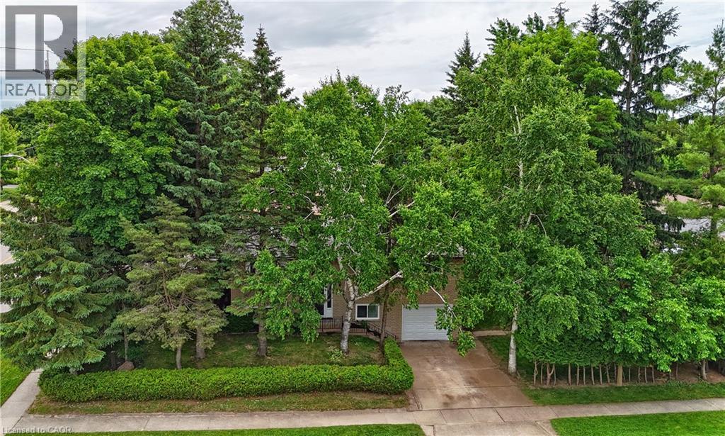 Photo 32 of 48 Mark Crescent, Cambridge ON