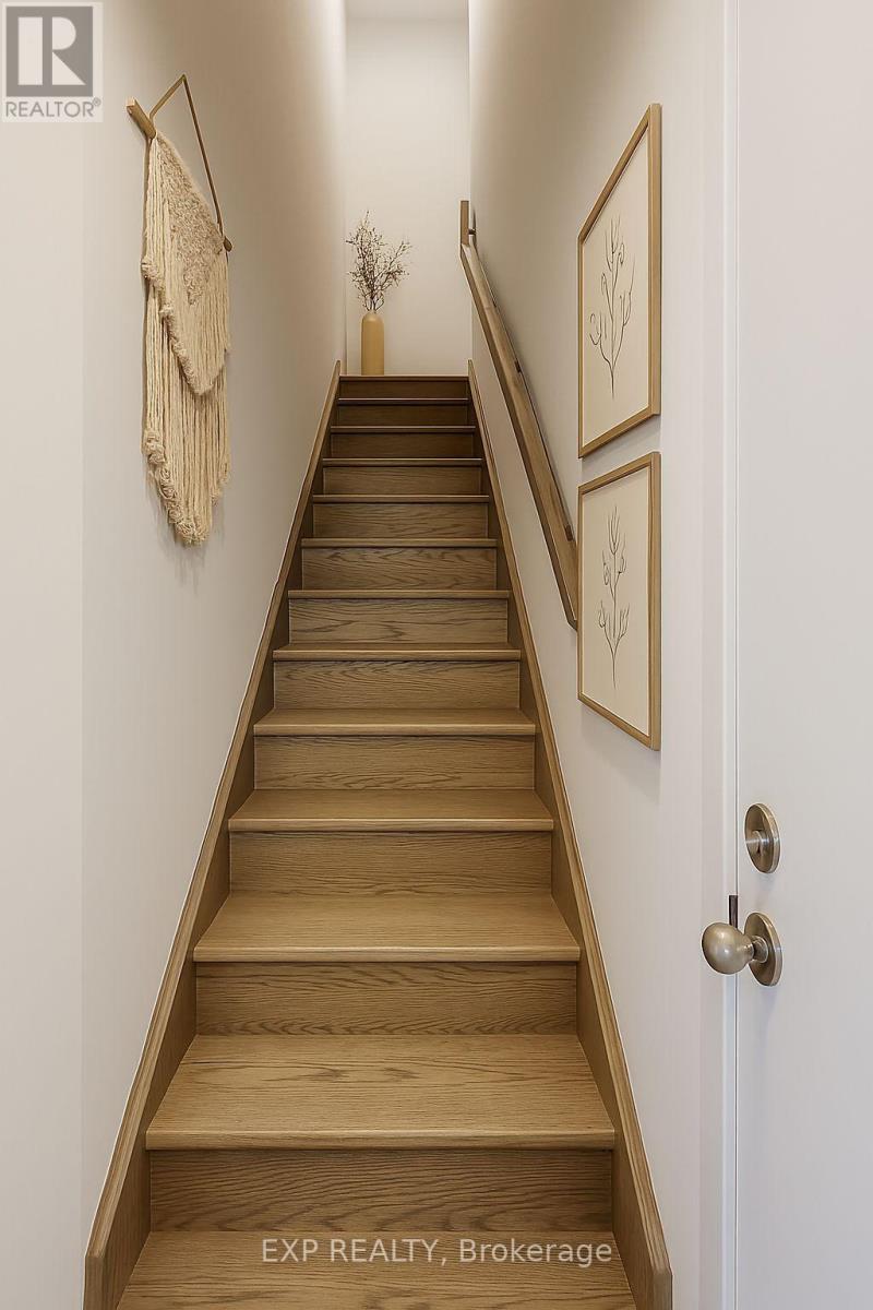 Photo 17 of 54 Matawin Lane, Richmond Hill ON
