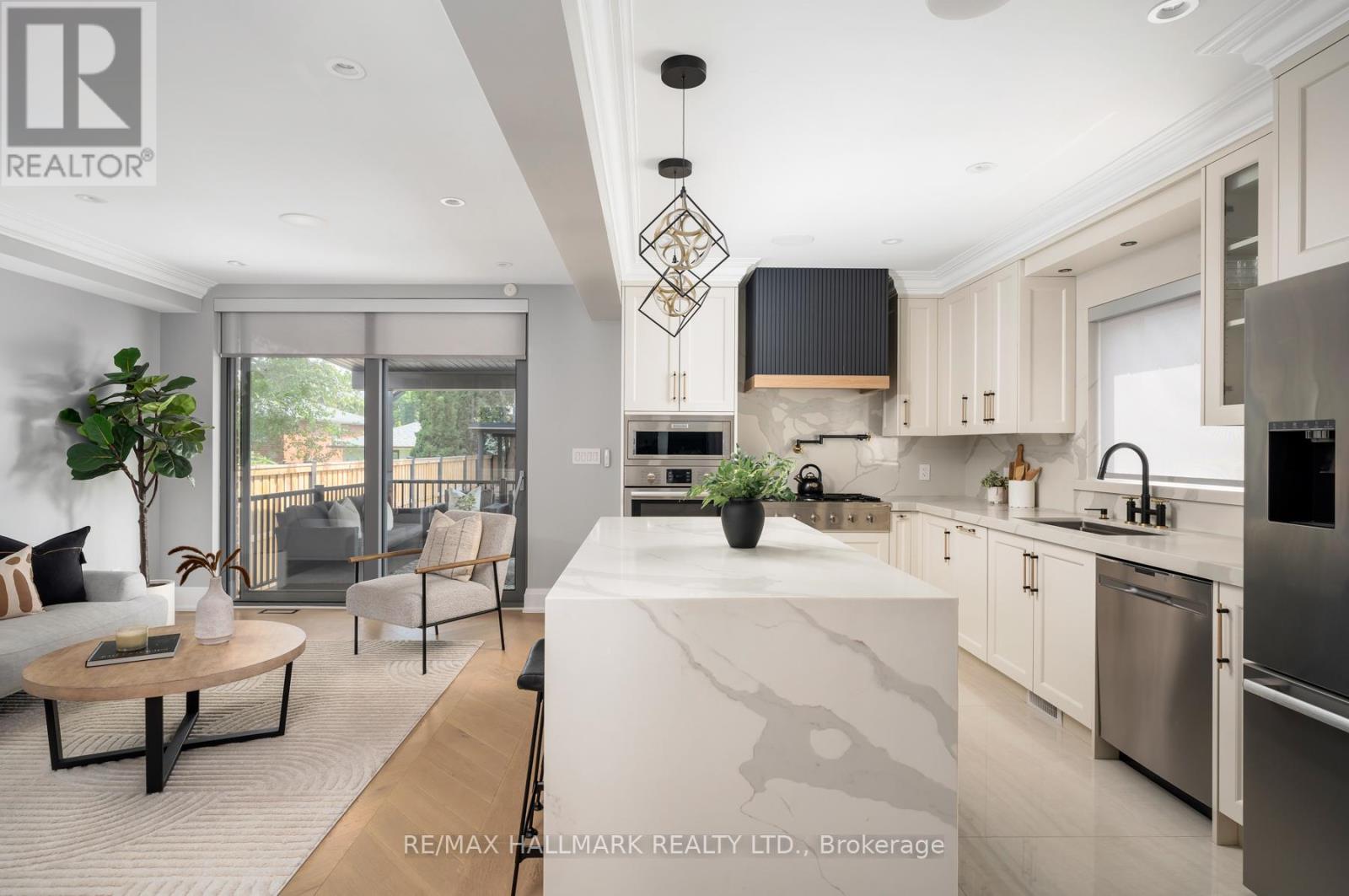Photo 12 of 25 Elmont Drive, Toronto ON