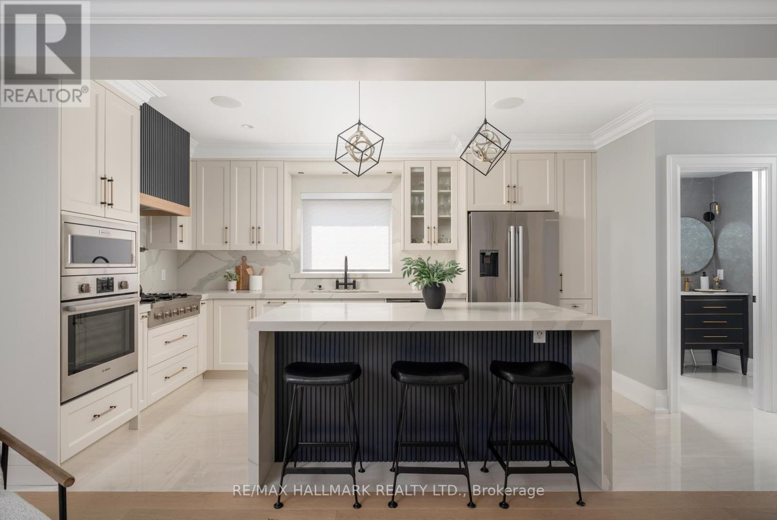 Photo 13 of 25 Elmont Drive, Toronto ON