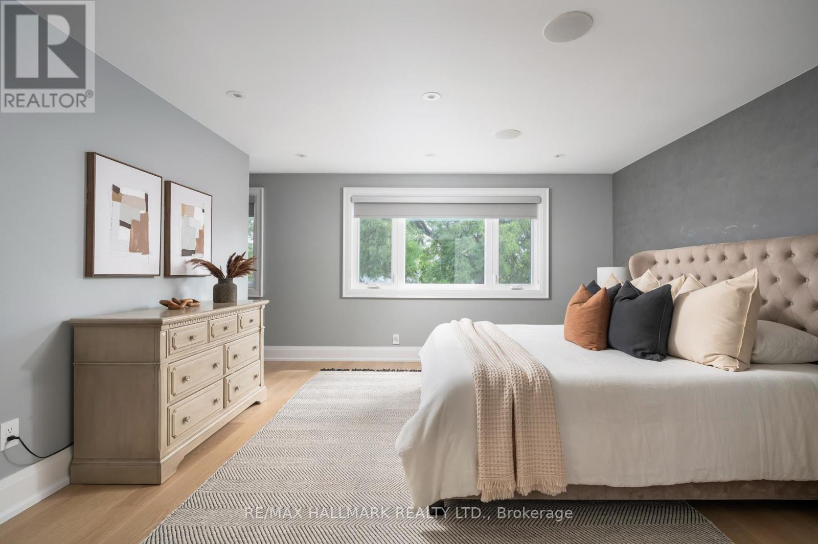 Photo 20 of 25 Elmont Drive, Toronto ON
