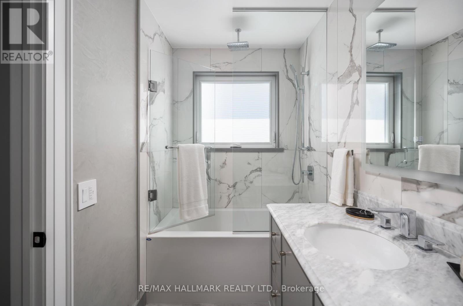 Photo 30 of 25 Elmont Drive, Toronto ON