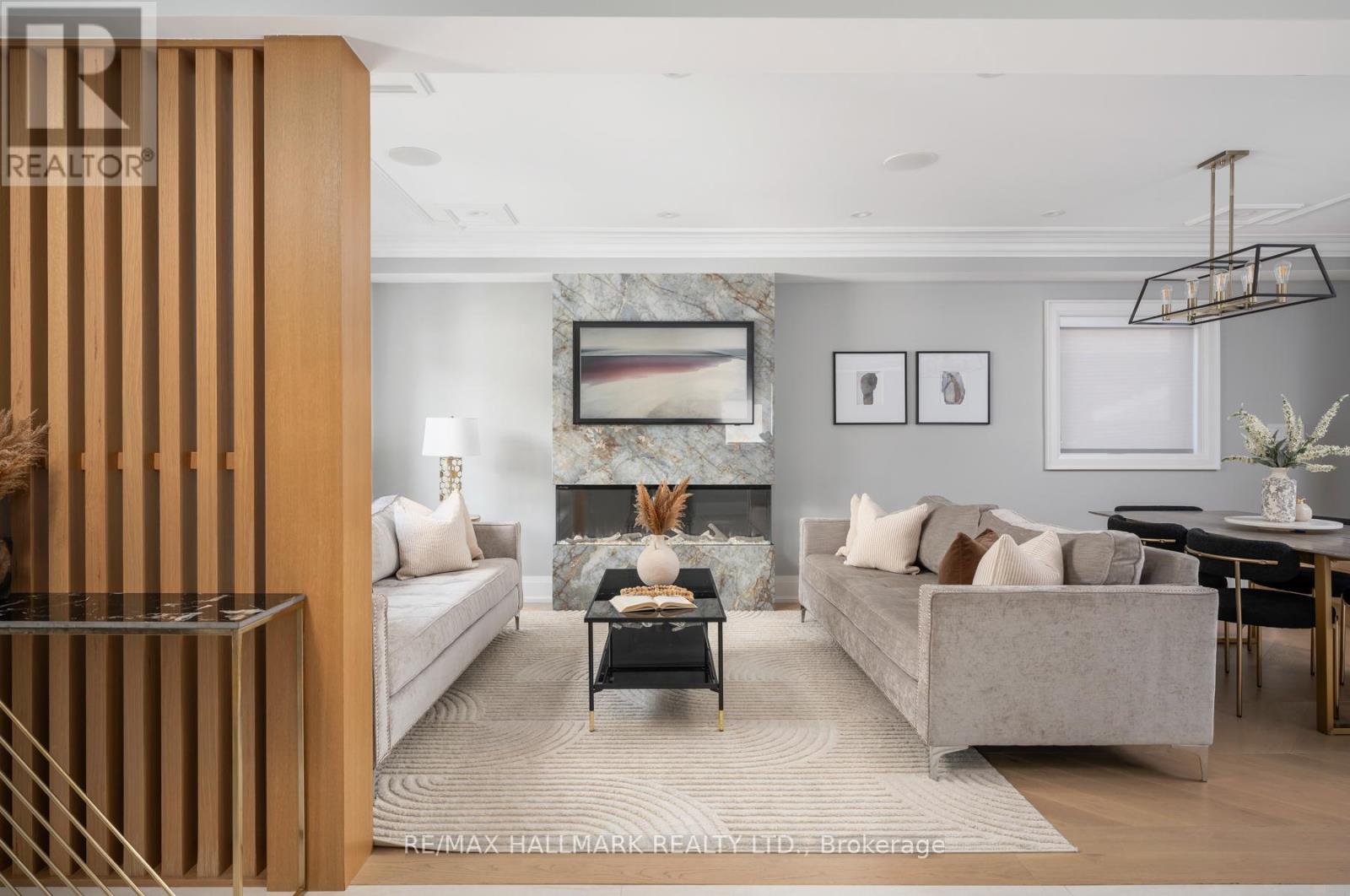 Photo 6 of 25 Elmont Drive, Toronto ON