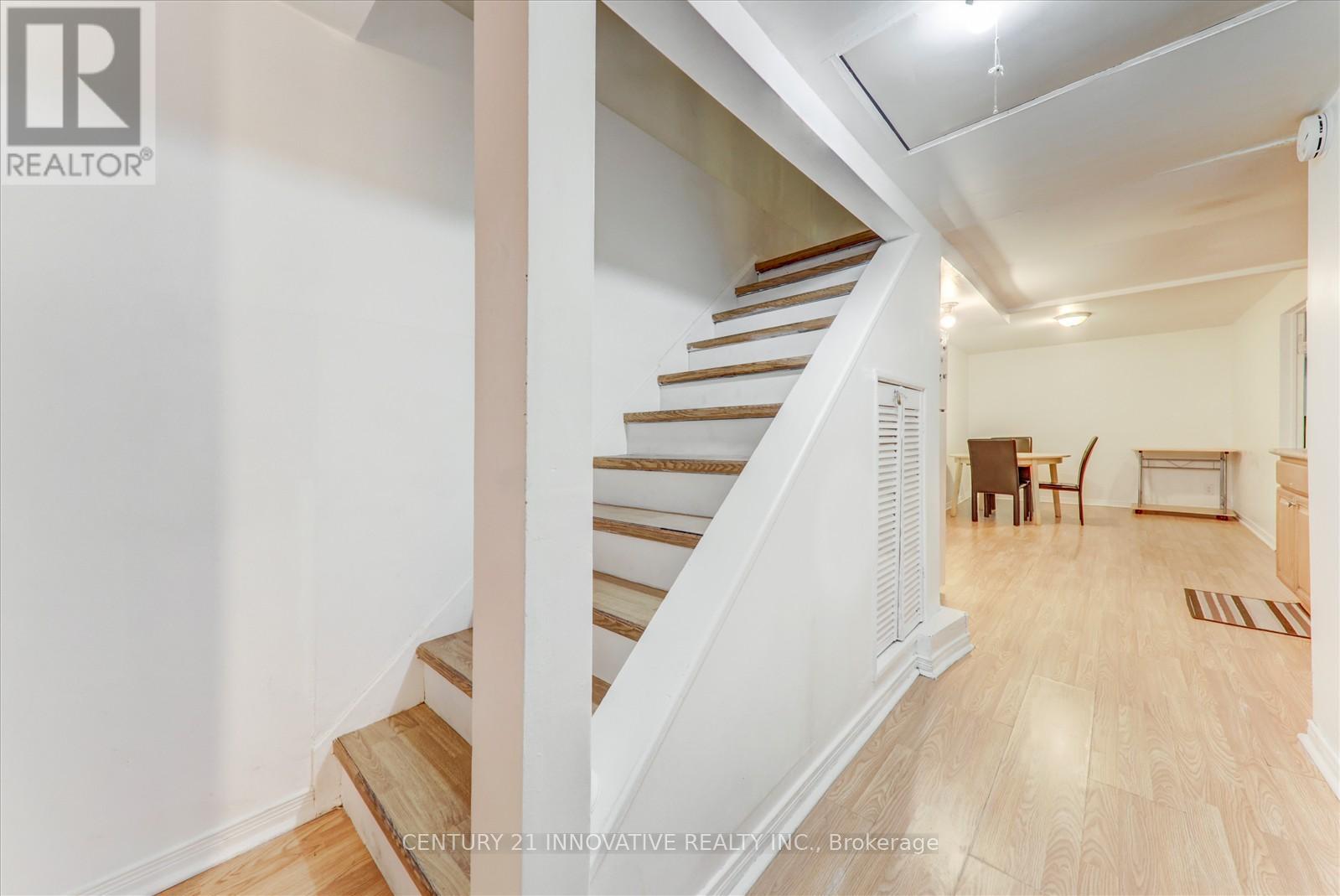Photo 7 of 1 34 Dundalk Drive, Toronto ON