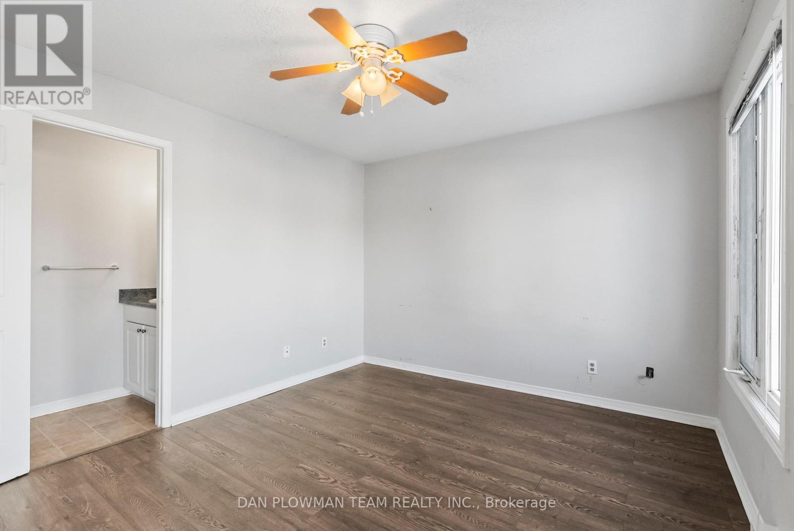 Photo 38 of 180 Nassau Street, Oshawa ON