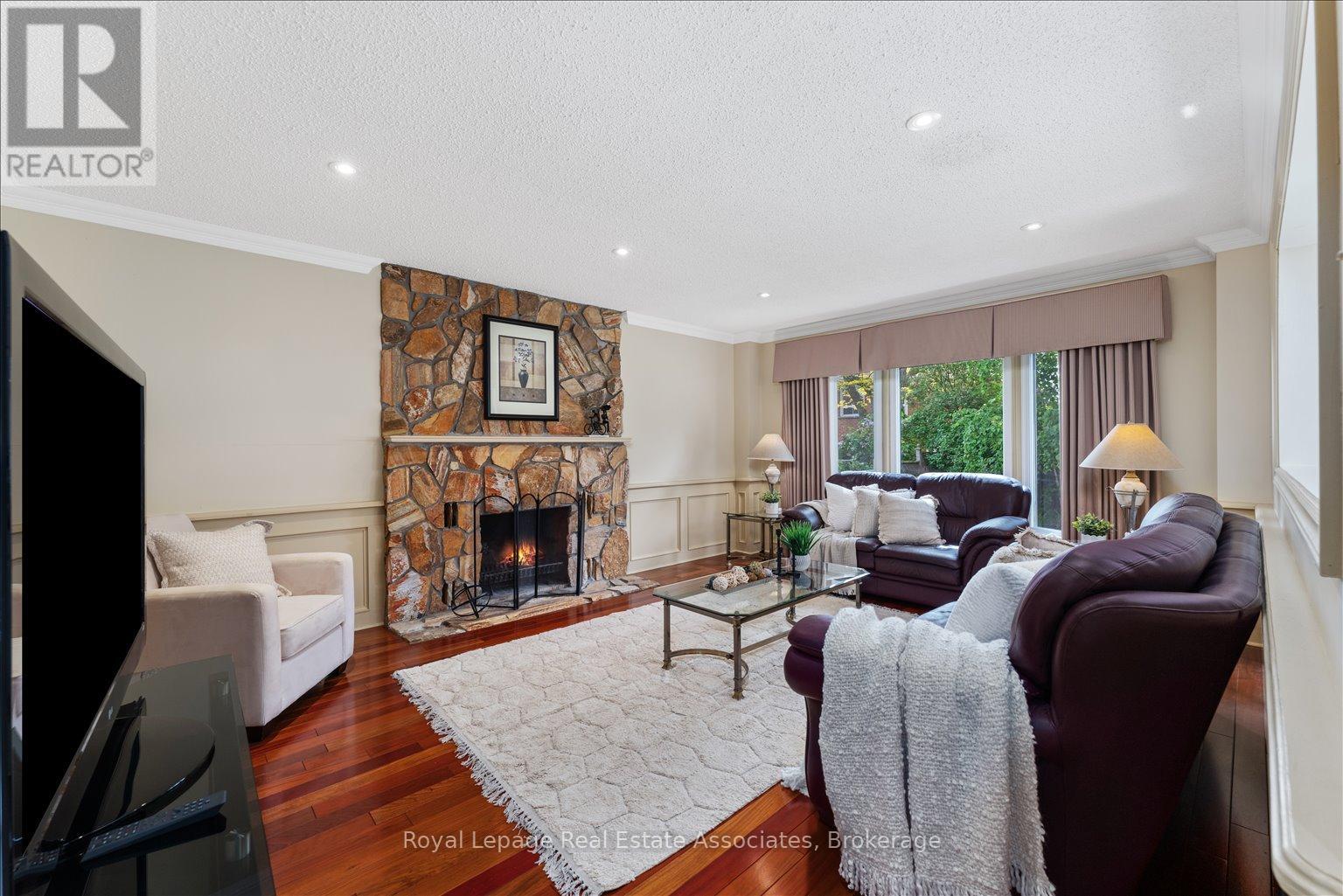 Photo 14 of 1546 Hollywell Avenue, Mississauga ON