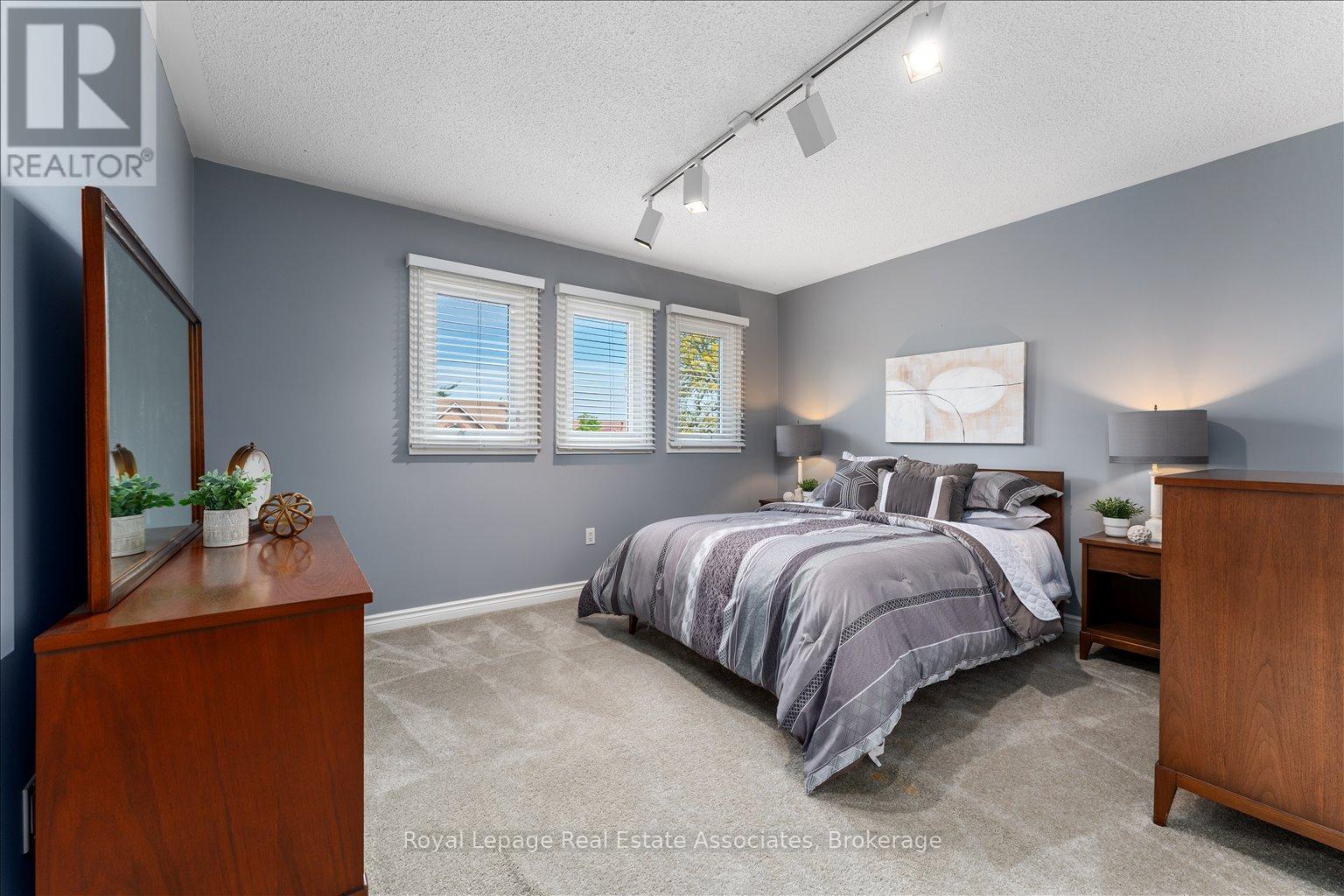 Photo 30 of 1546 Hollywell Avenue, Mississauga ON