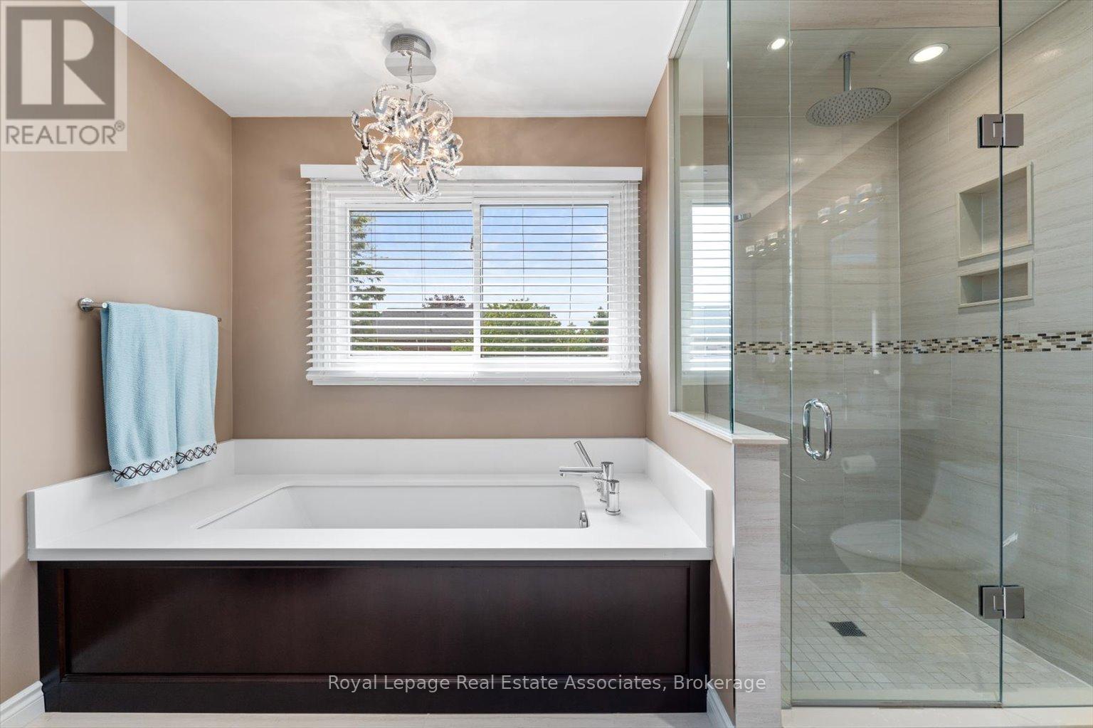 Photo 37 of 1546 Hollywell Avenue, Mississauga ON