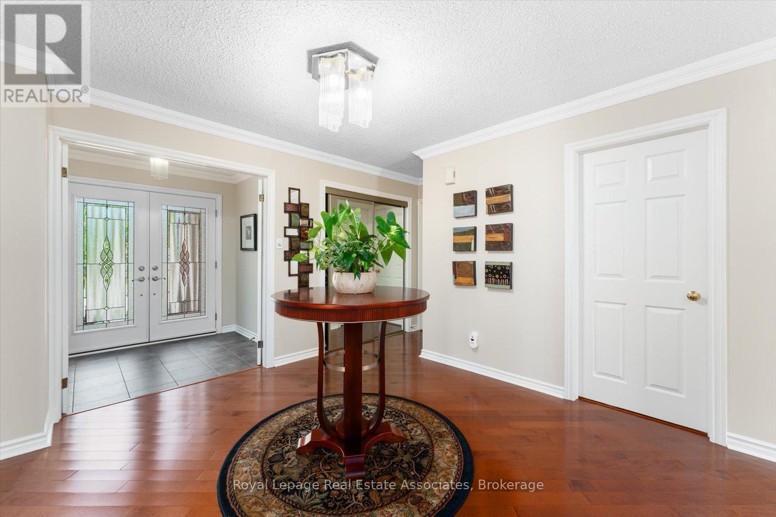 Photo 5 of 1546 Hollywell Avenue, Mississauga ON