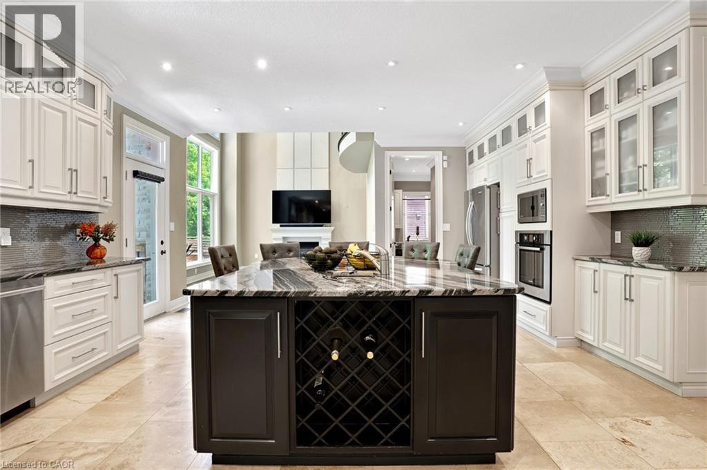 Photo 11 of 258 Edgewater Crescent Unit 8, Kitchener ON