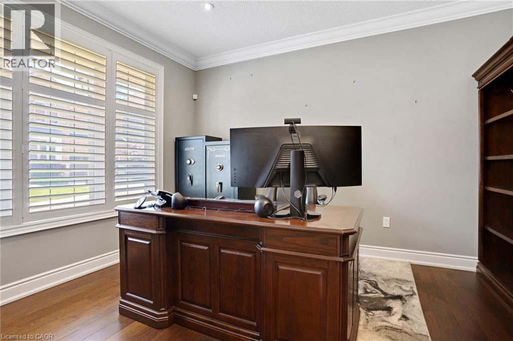 Photo 25 of 258 Edgewater Crescent Unit 8, Kitchener ON