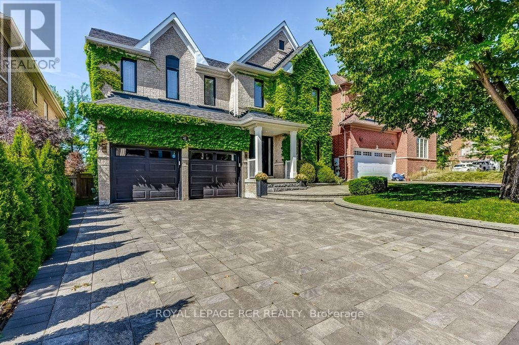 Photo 45 of 42 Mynden Way, Newmarket ON
