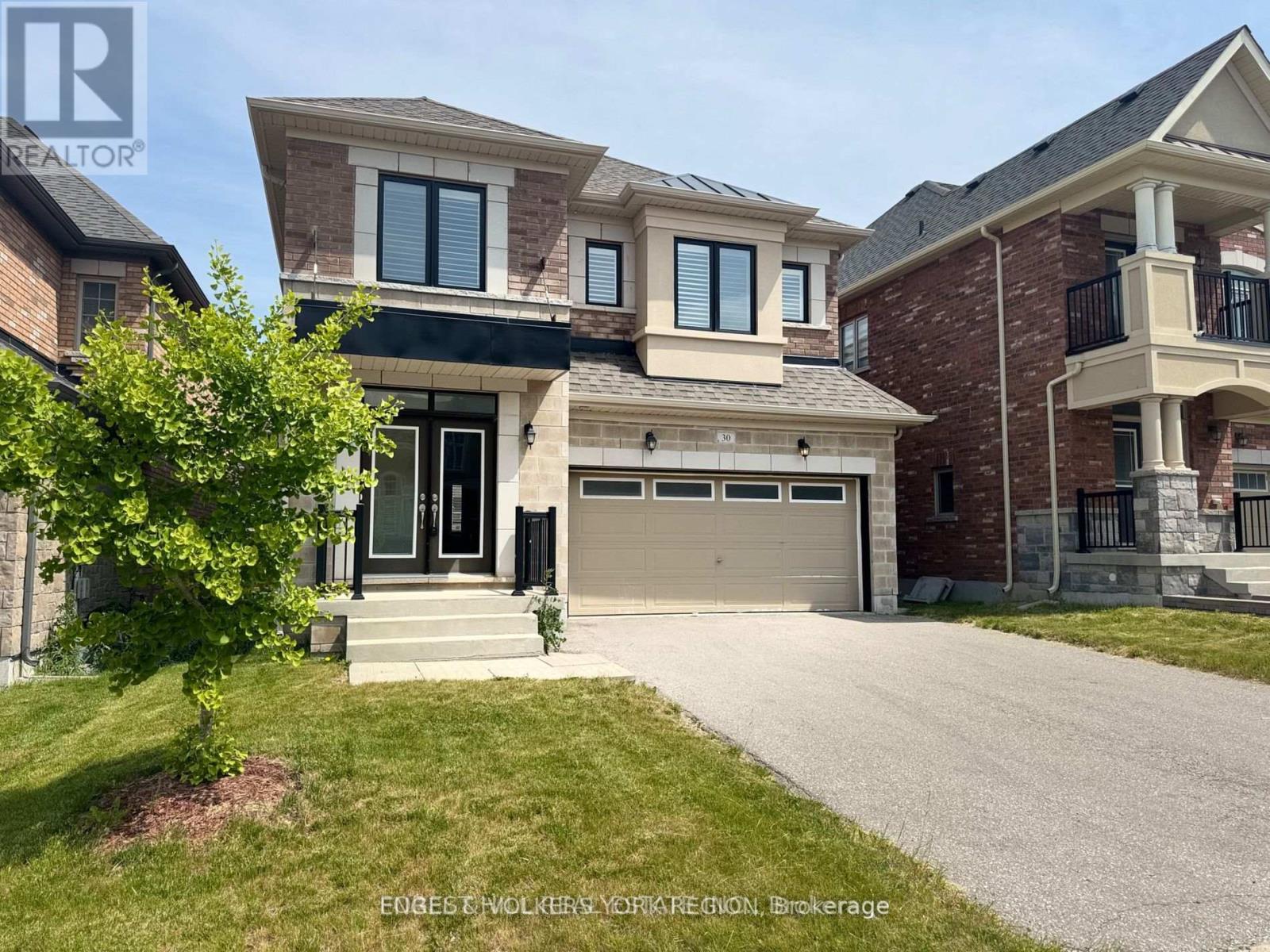 Photo 8 of 30 William Luck Avenue, East Gwillimbury ON