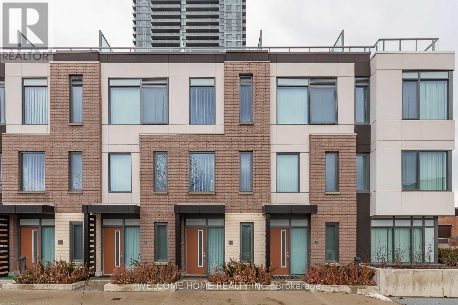 Photo 7 of Th 30 1050 Portage Parkway, Vaughan ON