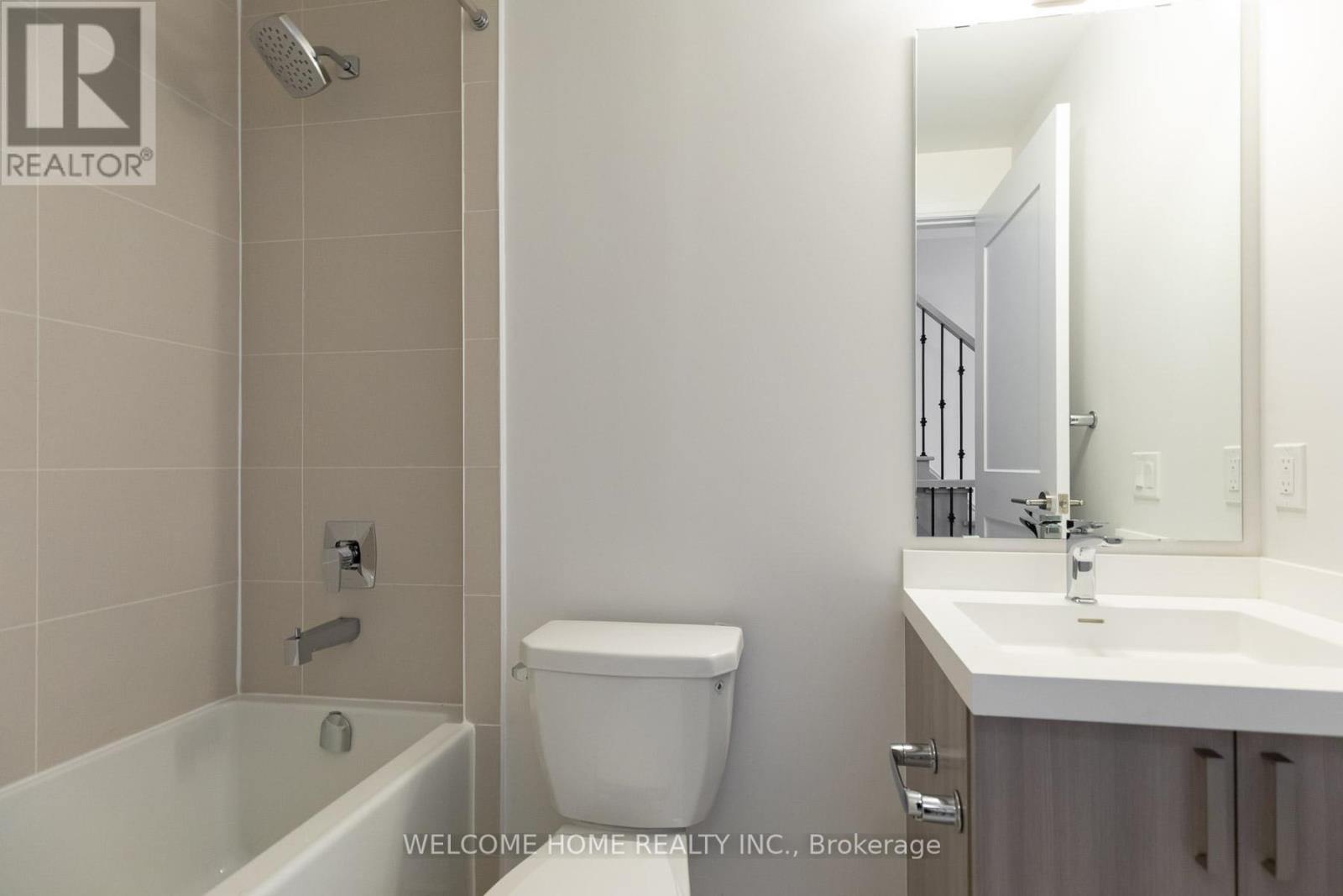 Photo 14 of Th 30 1050 Portage Parkway, Vaughan ON