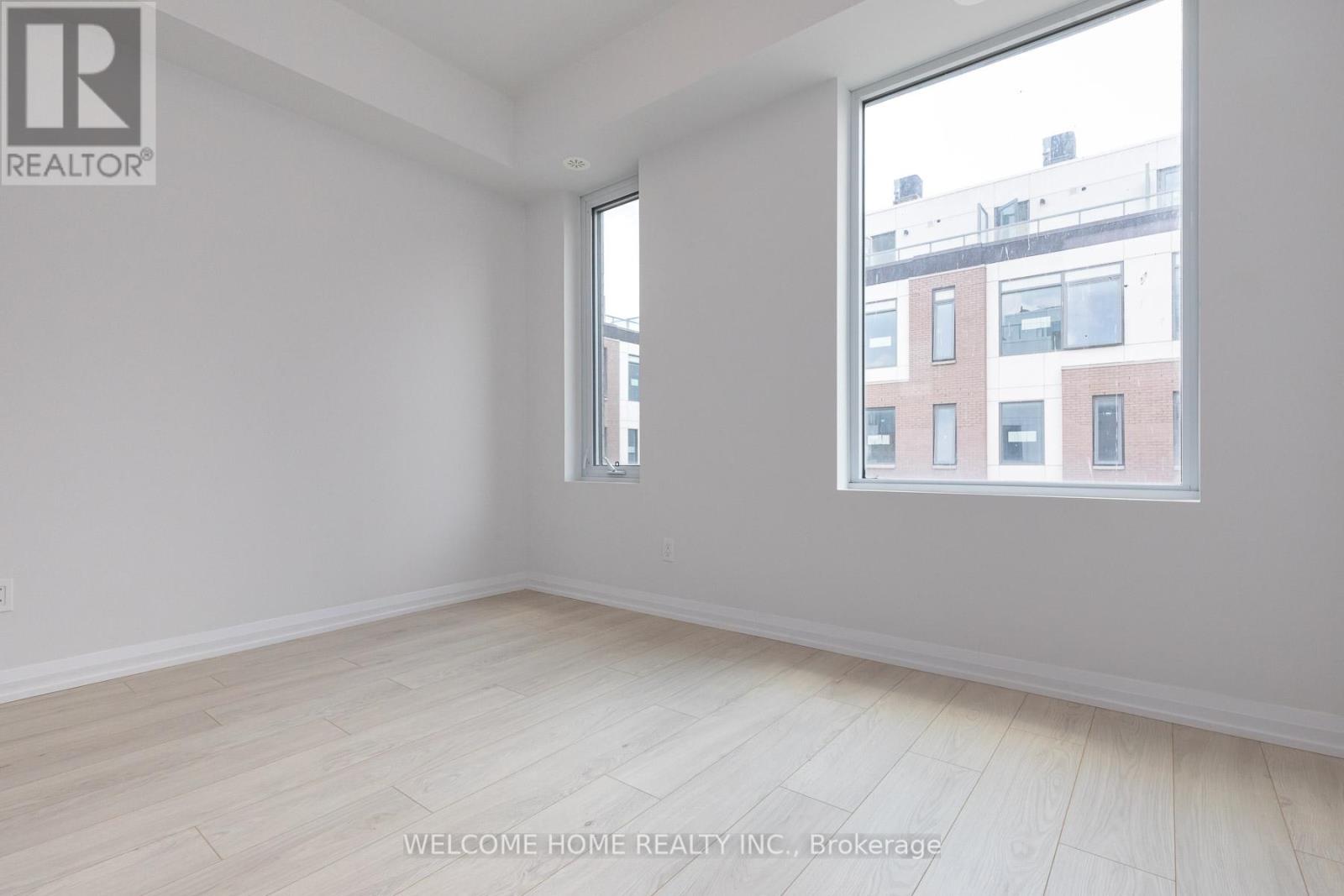 Photo 13 of Th 30 1050 Portage Parkway, Vaughan ON