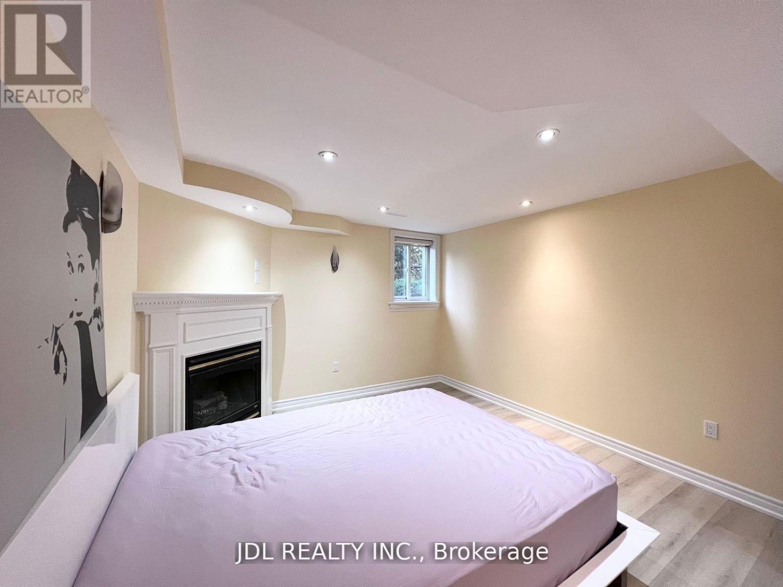 Photo 18 of 23 Toporowski Avenue, Richmond Hill ON